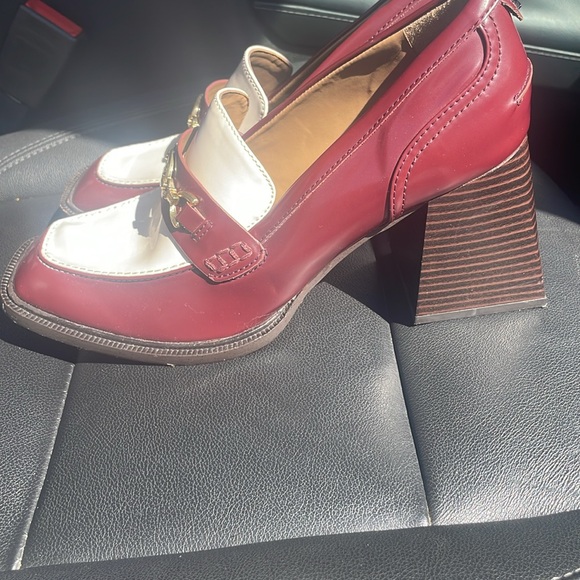 Sam Edelman Burgundy & Cream Block Heel Loafers with Gold Chain – Retro Preppy - Picture 4 of 7